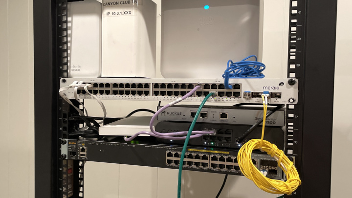 server room clean cabling network